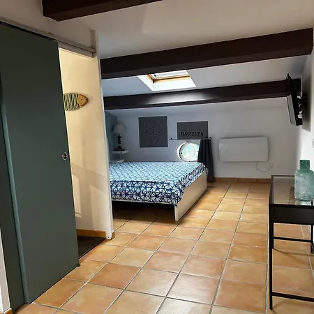 De Cuques T2 Guest house *