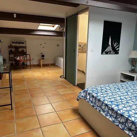 Guest house De Cuques T2 Plan-de-Cuques