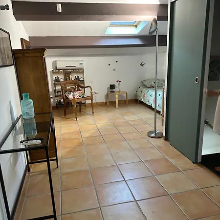 Guest house De Cuques T2 Plan-de-Cuques