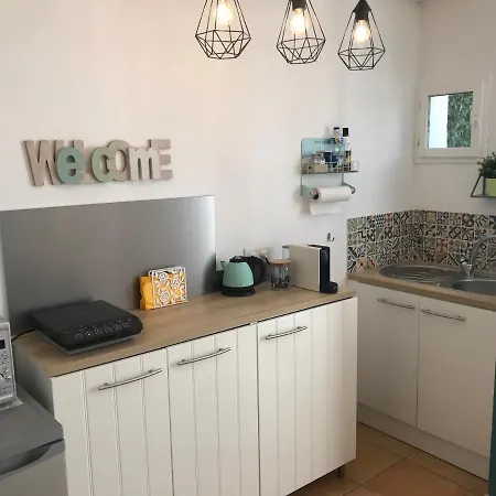 Guest house De Cuques T2 *
